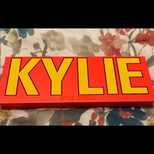 Kylie Cosmetics Summer 2018 Eyeshadow Palette